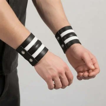 White Stripe Leather Wrist Bnad